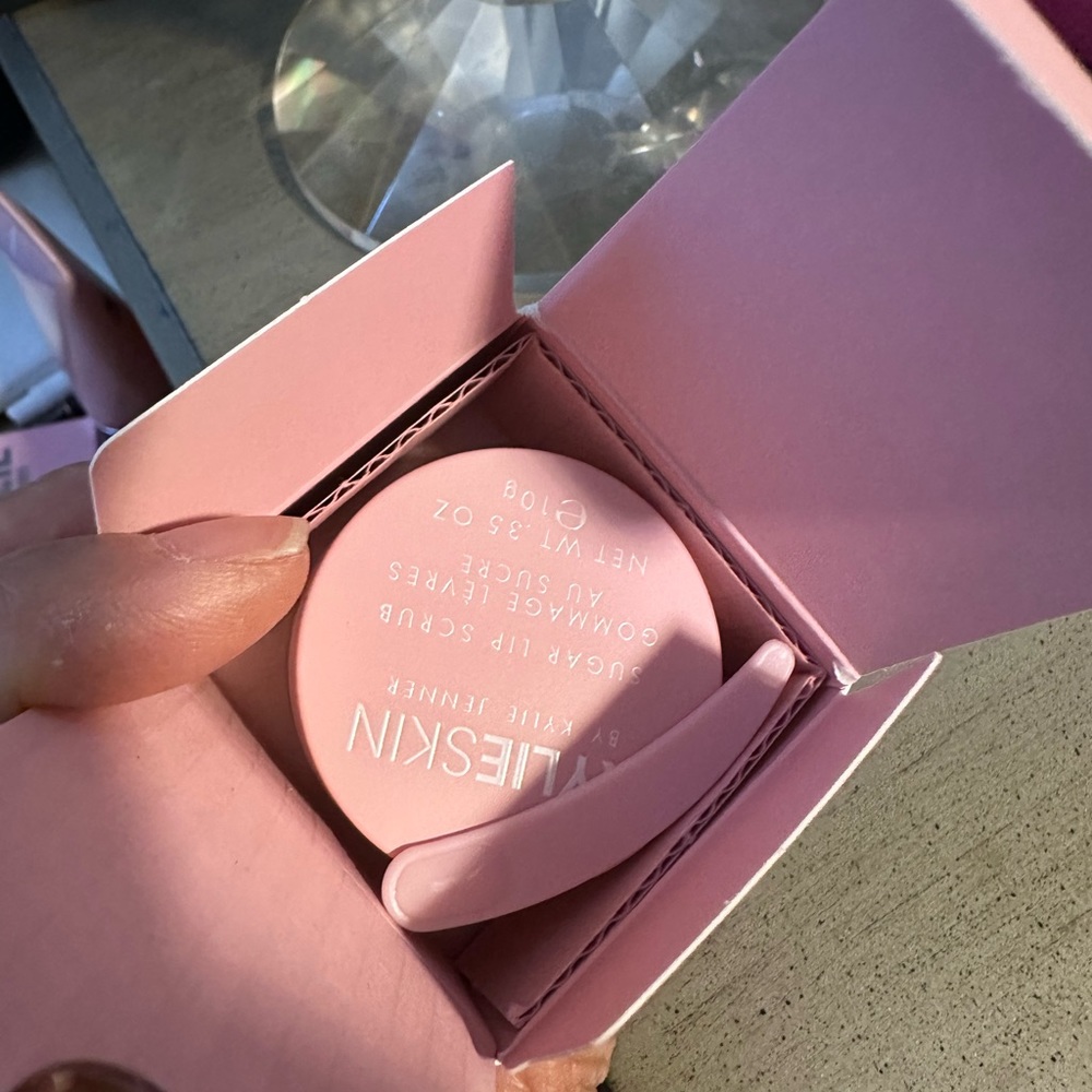kylieskin sugar lip scrub